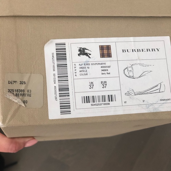 Burberry flats - Picture 4 of 8